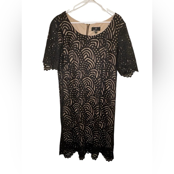 Ronni Nicole Dresses & Skirts - Ronni Nicole Lace Overlay Midi Dress 16W